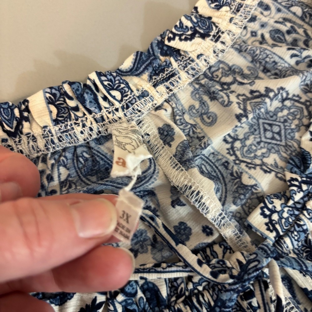 Blue White Paisley Medallion Peasant Blouse Short Sleeve Tie NeckWomens 3X flowy - Picture 10 of 14